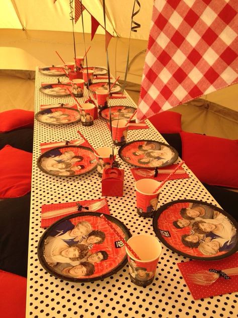 One Direction Party Aesthetic, 1d Birthday Party Ideas, One Direction Themed Party, One Direction Birthday Party, 1d Birthday, Abigail Core, One Direction Party, 1d Core, One Direction Birthday