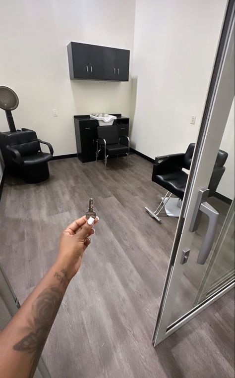 Aesthetic Salon Suite Ideas, Vision Board Pictures Cosmetology, Own Salon Aesthetic, Cosmetology Suite, Hair Suite Aesthetic, Vision Board Pictures Business Owner, Hair Stylist Astetic, Life Of A Hairstylist, Keys To Salon Goals