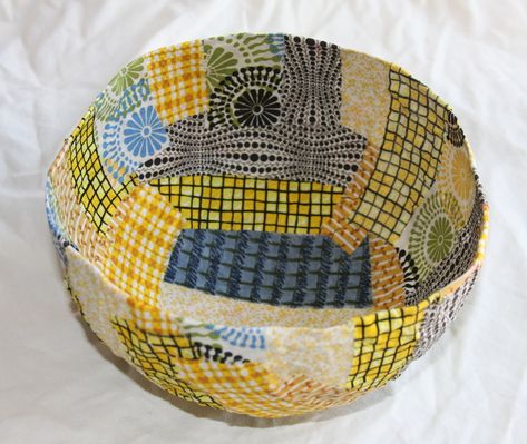 Christine Peloquin, Bowl Craft, Crafts With Paper, Paper Mache Projects, Fabric Bowl, Paper Mache Bowls, Diy Bowl, Scrap Fabric Projects, Art Bowls