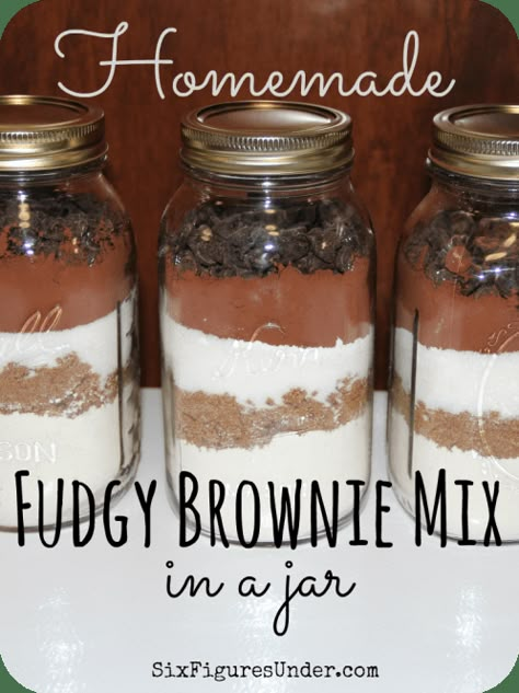 Mason Jar Mixes, Homemade Brownie Mix, Homemade Brownie, Homemade Dry Mixes, Mason Jar Cookies, Resep Brownies, Easy Homemade Gifts, Fudgy Brownie, Dessert In A Jar