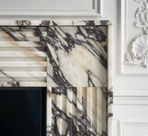 Installing A Fireplace, Marble Detail, Marble Fireplace, Faux Fireplace, Fire Places, Fireplace Surround, Design Apartment, Marble Fireplaces, Fireplace Ideas