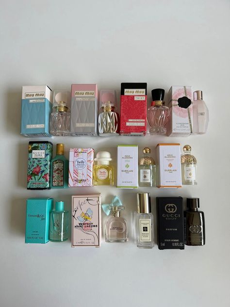 Mini Perfume Aesthetic, Parfum Collection, Mini Perfumes, Curly Hair Accessories, Expensive Perfume, Mini Fragrance, Miniature Perfume, Drawing Cartoon Faces, Art And Craft Materials