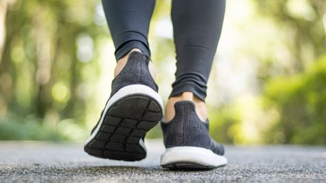 Science Reveals Walking Fast Extends Lifespan - Grazia USA Walk More, Low Impact Cardio, Benefits Of Walking, Toddler School, Weighted Vest, Strong Legs, Calf Muscles, Daily Walk, Abdominal Muscles