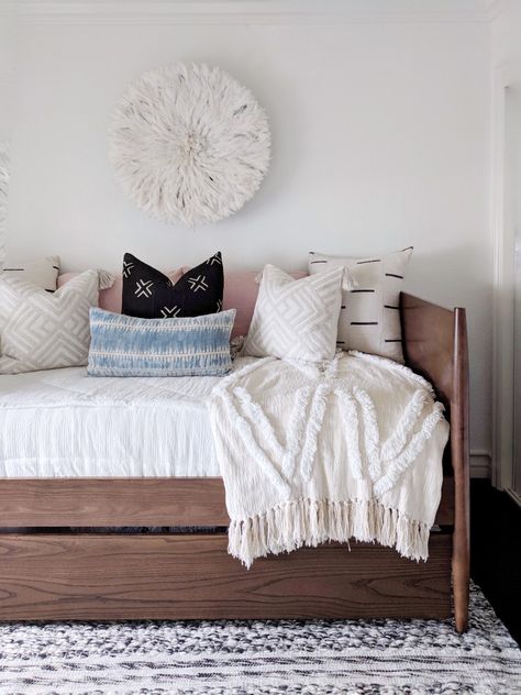 Cozy, neutral, guest bedroom with trundle bed. Home decor, interior inspiration, interior design Pottery Barn Kids Daybed, Nook Design Ideas, Cabin Trundle Bed, Rustic Daybed With Trundle, Cozy Book Nook, Neutral Guest Bedroom, Nook Design, Extra Space Storage, Sleeping Porch