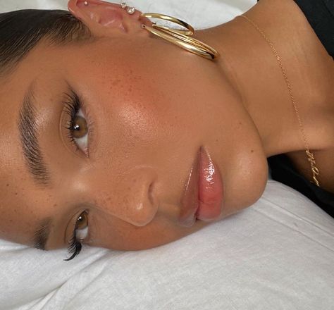 ALISSA on Instagram: “Back at it with the close ups ✨✨✨✨✨✨✨✨ Foundation @shiseido sunstone radiant lifting foundation Concealer @diorbeauty forever skin…” Alissa Janay, Brow Inspiration, Feminine Makeup, Magnolia Parks, Mekap Mata, 20 Makeup, Natural Makeup Look, Barbie Makeup, Swag Makeup