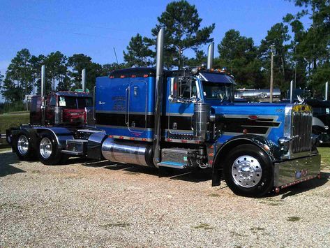 Check out Billy Hall's 1986 Peterbilt 359 with extended wheel base, hardwood flooring, classic Peterbilt interior, and an extended hood. Peterbilt Interior, Kenworth W900a, Semi Trucks Interior, Peterbilt 359, Custom Big Rigs, Peterbilt 379, Trucking Life, Kenworth Trucks, Truck Interior