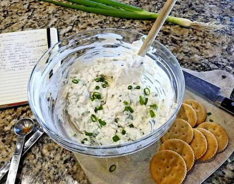 Creamy Green Onion Dip - Cook'n with Mrs. G Onion Dip Mix Recipe, Green Onion Recipes, Green Onion Dip Recipe, Green Onion Dip, Onion Dip Mix, Veggie Dip Recipe, Bread Chips, Cream Cheese Spread Recipes, Green Onions Recipes