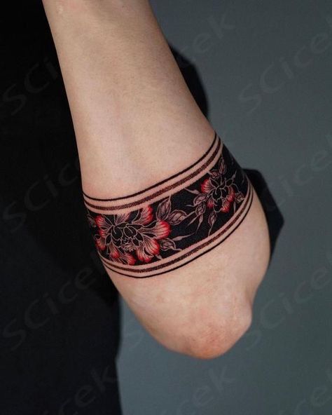 Flower Armband Tattoo, Tokyo Ghoul Flower, Men's Tattoo, Band Tattoos For Men, Red Tattoo Ideas, Red Ink Tattoo, Forearm Band Tattoos, Red Tattoo, Armband Tattoo Design