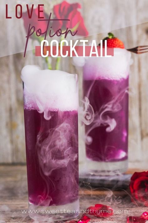 Halloween Cocktails For A Crowd, Dry Ice Halloween, Love Potion Cocktail, Dry Ice Cocktails, Dry Ice Drinks, Cocktails For A Crowd, Cocktail Halloween, Purple Drink, Halloween Party Drinks