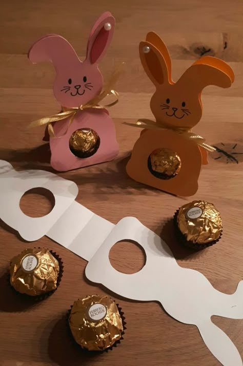 Chocolate Bunnies, Diy Easter Gifts, Diy Chocolate, Easter Craft Decorations, Church Easter Decorations, Easter Goodies, Spring Easter Crafts, Easter Bunny Crafts, Easter Decorations Christian Church