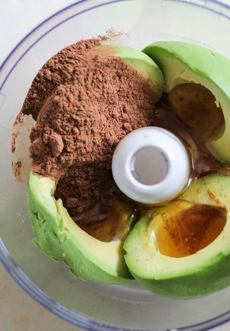 Creamy Chocolate Mousse 4 Ingredient Desserts, Avocado Dessert, Avocado Chocolate Mousse, Avocado Chocolate, Keto Pancakes, Raw Desserts, Keto Cheesecake, Dessert Ingredients, Raw Cacao