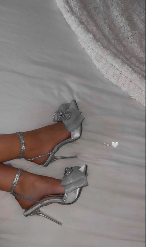 Grey Heels Aesthetic, Heel Photography, Sparkly Heels Aesthetic, Expensive High Heels, Expensive Heels, Dream Heels, Shoe Goals, Pretty Heels, Heels Aesthetic