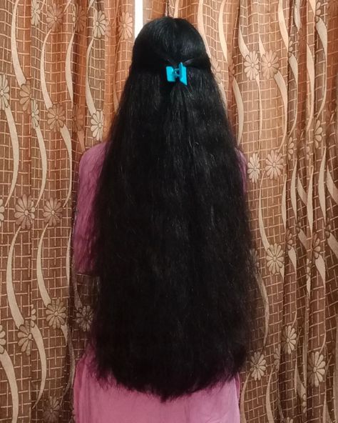 Long Hair fantascy (@lh_fantascy) • Instagram photos and videos Big Bun Hair Indian, Kerala Girl, Half Pony, Brunette Hair Cuts, Black Wavy Hair, Long Hair Images, Big Bun Hair, Long Indian Hair, Long Hair Models