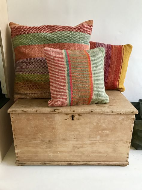 Handwoven Pillow Cover, Inkle Weaving, Woven Pillow, Fall Throw Pillows, Woven Pillows, Sewing Fabrics, Small Pillows, Hand Woven Pillows, Loom Weaving