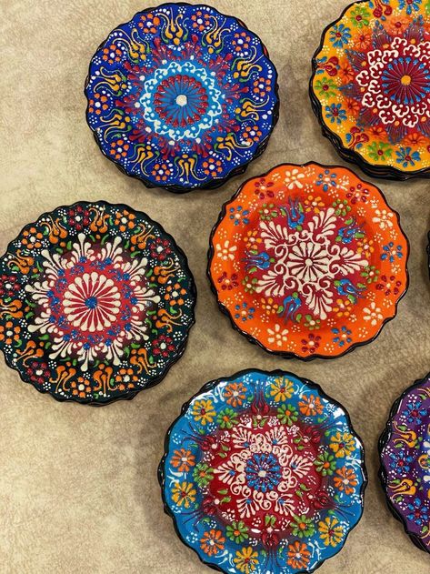 Turkish Plates, Turkish Pottery, Colorful Wall Decor, Ceramic Store, Turkish Tiles, Pottery Painting Designs, Turkish Culture, Turkish Ceramics, Turkish Design