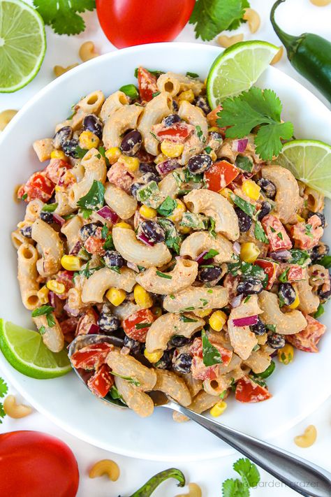 Southwest Pasta Salad with Chipotle Dressing (Vegan!) Mexican Macaroni Salad Recipe, Vegan Black Bean Recipes, Mexican Macaroni, Pasta Salad Vegan, Mexican Macaroni Salad, Southwest Pasta, Creamy Chipotle Dressing, Vegan Garden, Southwest Pasta Salad