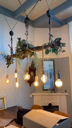 Diy Stick Chandelier, Rustic Homestead Decor, Driftwood Chandelier, Wood Light Fixture, Woodworking Plans Beginner, Small Bathroom Ideas Modern, Easy Wood Projects, Branch Decor, Wood Project