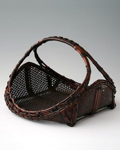 maeda chikubosai basket | maeda chikubosai i 1872 1950 flower basket h27cm: Basket Hampers, Japanese Basket, Unique Baskets, Basket Weaving Diy, Floor Baskets, Basket Bags, Japanese Bamboo, Bamboo Art, Basket Crafts