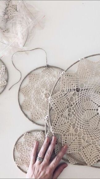 Doily Hoop Wall Art, Crochet Dream Catchers, Doilies Diy, Doily Dream Catchers, Atrapasueños Diy, Lace Dream Catchers, Doily Art, Dream Catcher Patterns, Many Rings