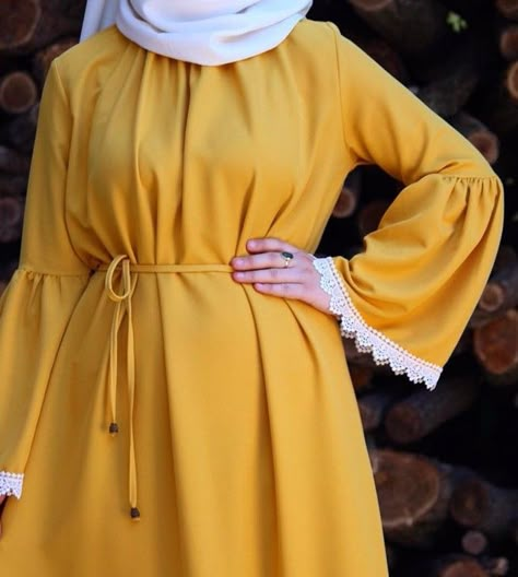 Yellow and white Yellow And White Dress Outfit, Yellow Outfits For Women, Yellow Abaya, Yellow Outfits, Hijabista Fashion, Moslem Fashion, Hijab Designs, Kebaya Muslim, Hijab Fashionista