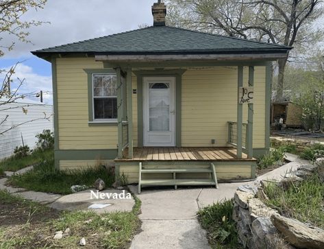 Under $150K Sunday - c.1930 Small Affordable Nevada Home For Sale Under $140K - Old Houses Under $100K Nevada Homes, Texas Homes For Sale, Sweet Kitchen, Natural Landscaping, Brick Ranch, Old Houses For Sale, Bungalows For Sale, Starter Home, Texas Homes