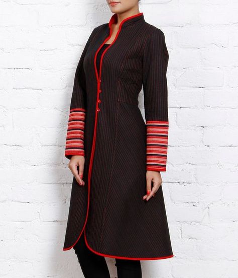 Black & red pure cotton #Quiltedjacket by Jaipur Pitara brand Woolen Suit Design, Kurtha Designs Latest, Style Hijab Casual Simple, Woolen Suit, Salwar Designs, Salwar Kamiz, Simple Craft, Indian Attire, Suit Designs