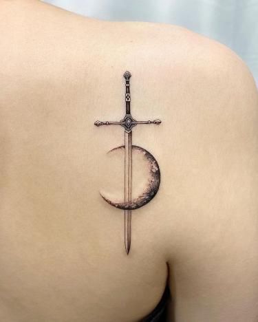 Moon Tattoo Meaning, Miniature Tattoos, Hope Tattoo, Tato Minimal, Moon Tattoos, Crescent Moon Tattoo, Discreet Tattoos, Tattoo Meaning, Dream Tattoos