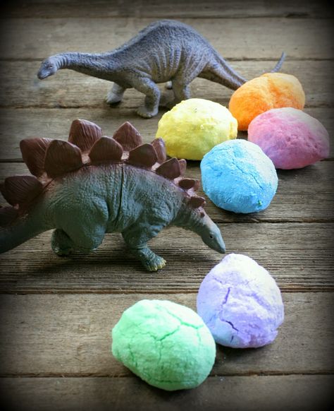 Hatching Dinosaur Egg, Magic Science, Diy Dinosaur, Dinosaurs Preschool, Dino Eggs, Home With Kids, Dinosaur Activities, Dinosaur Crafts, Dinosaur Eggs