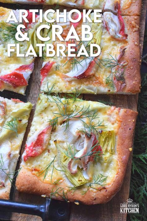 Crab Flatbread Recipes, Christmas Flatbread, Christmas Holiday Appetizers, Holiday Appetizer Recipes, Flatbread Pizza Recipes, Holiday Appetizers Recipes, Holiday Appetizer, Pizza Flavors, Flatbread Recipes