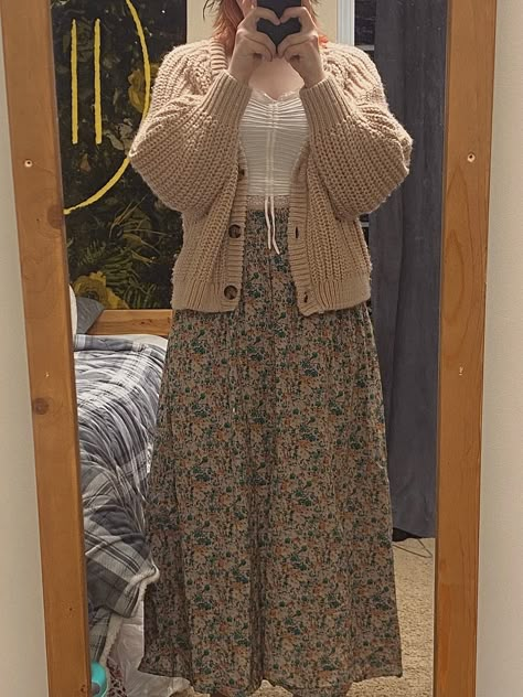 Maxi Skirt Cottagecore, Cottagecore Outfits Jeans, Cottagecore Outfits With Pants, Modest Long Skirts, Cottagecore Winter, Color Combos Outfit, Cottagecore Outfits, Long Skirt Outfits, Everyday Fashion Outfits