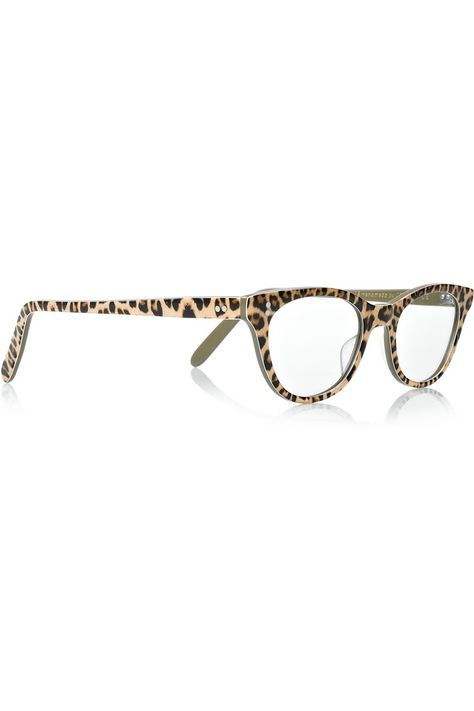 It’s a jungle out there. Seriously, the animal print trend is as strong as ever. Animal prints, are a neutral palette that can be paired with just about anything (Huffington Post). Ani… Leopard Print Glasses, Black Scrubs, Four Eyes, Animal Print Fashion, Estilo Preppy, Cutler And Gross, Looks Street Style, Optical Glasses, Eye Glasses