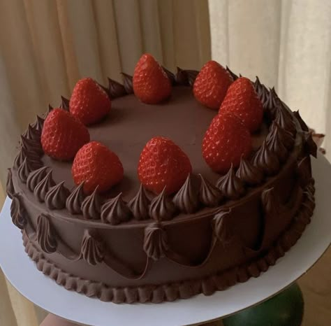 تشيز كيك بالفراولة, Kue Macaroon, Pretty Dessert, Cute Baking, Creative Birthday Cakes, Pretty Birthday Cakes, Just Cakes, Cute Desserts, Strawberry Cake