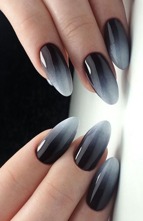 Dark Grey Ombre Nails, Gray Black Ombre Nails, Light Gray Almond Nails, Ombre Nails Gray, Grey Ombré Nails, Dark Gray Nails Design, Grey Manicure Ideas, Black Grey Nails, Nail Designs Grey