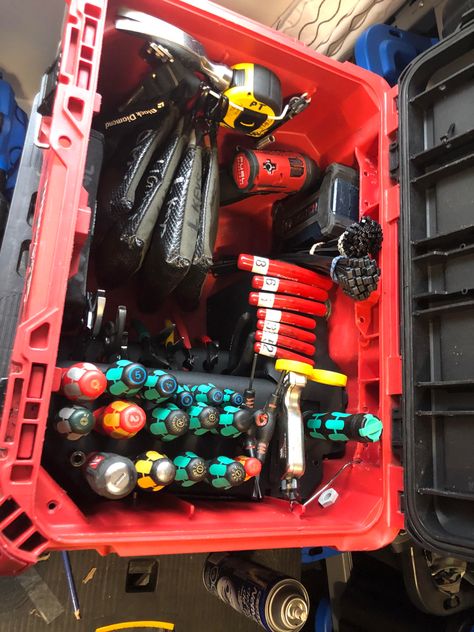 Milwaukee Tool Box Ideas, Truck Toolbox Organization, Shop Tool Boxes, Dewalt Tool Box, Milwaukee Tool Box, Van Organization, Work Trailer, Tool Box Diy, Milwaukee Packout