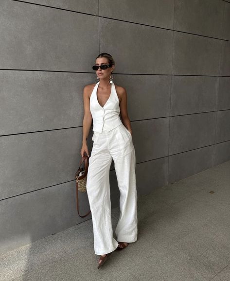 Laura Gil Revuelto snapped in the Oyster Vest Top. Available online and in boutiques #kookai Kookai Outfit, Miami Aesthetic Outfit, Miami Ootd, Update Wardrobe, Kookai Top, Dubai Outfits, Miami Fashion Week, Classy Gowns, Miami Outfits