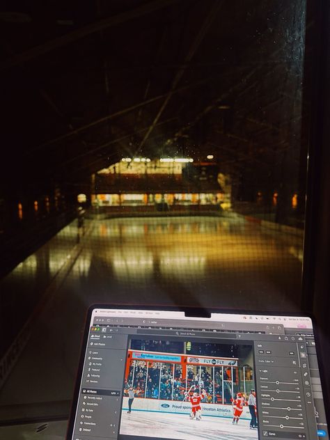 princeton hockey Career Moodboard, Sport Management Career, Sports Journalism, Career Aesthetic, Photographer Aesthetic, Wag Dr, College Motivation, Dream Jobs, Usa Hockey