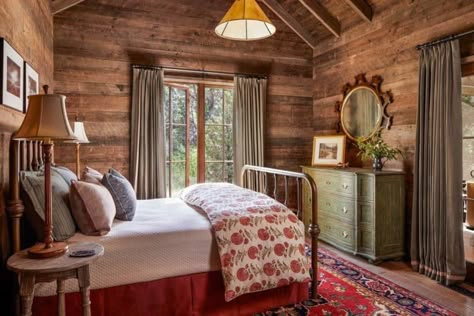 Rustic ranch in Utah designed for family getaways: Lost Creek Ranch Rustic Small Cabin, Cabin Bedrooms, Western Cabin, Alpine Decor, Vermont House, Rustic Bed, Farm Cabin, Cabin Bedroom, Wall Planks