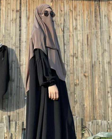 Niqab Ideas, Latest Abaya Designs, Latest Abaya, French Khimar, Hijab Model, Abaya Fashion Dubai, Abaya Outfit, Niqab Fashion, Asian Bridal Dresses