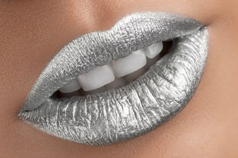 Metallic Lipstick, Lipstick Art, Glitter Lips, Lip Designs, Hot Lips, Makeup Tricks, Lip Service, Lip Art, Beautiful Lips