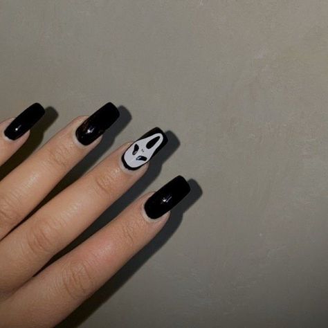 Coffin Art, Nails Grunge, Horror Nails, Halloween Acrylic Nails, Black Acrylic Nails, Hippie Nails, October Nails, Edgy Nails, Goth Nails