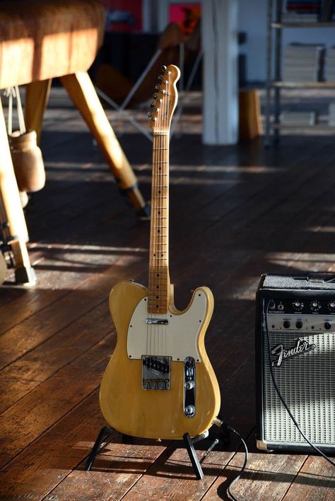 James Burton, Guitar Fingers, Telecaster Custom, Stratocaster Guitar, Fender Electric Guitar, Guitar Kids, Telecaster Guitar, Fender Squier, Cool Electric Guitars