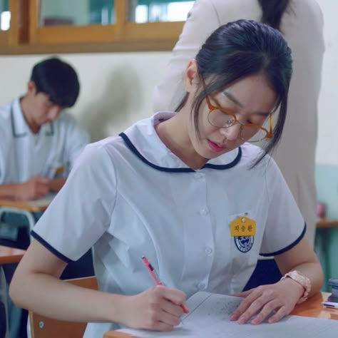 2521 icon iq icons seungwan Study Kdrama Aesthetic, Kdrama Studying, Study Kdrama, Kdrama School, Kdrama Study Motivation, Kdrama Characters, Kdrama Study, Romanticize School, True Beauty Quotes