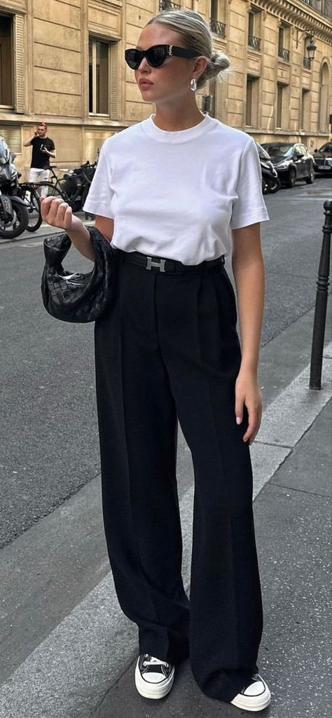 Wide Leg Pant Outfit, Black Trousers Outfit, Wide Leg Trousers Outfit, Black Pants Outfit, Converse Outfits, Wide Leg Pants Outfit, Leg Pants Outfit, Skandinavian Fashion, Pants Outfit Casual