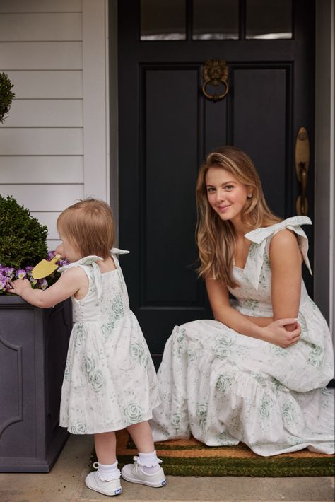 Mom And Daughter Clothes Matching, Mom And Me Matching Outfits, Mommy And Me Dresses Spring, Mom And Me Dresses, Matching Baby And Mommy Outfits, Spring Flower Boxes, Mommy And Me Easter Outfits, Mom And Daughter Matching Dresses, Matching Dresses For Mother And Daughter