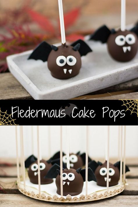 Dracula Fledermäuse oder Die niedlichsten Halloween Cake Pops #Halloween #food #Halloweenfood #Halloweenrecipes Cute Halloween Cakes, Halloween Torte, Halloween Dracula, Dessert Halloween, Postres Halloween, Dulces Halloween, Halloween Cake Pops, Chocolate Cake Pops, Christmas Cake Pops