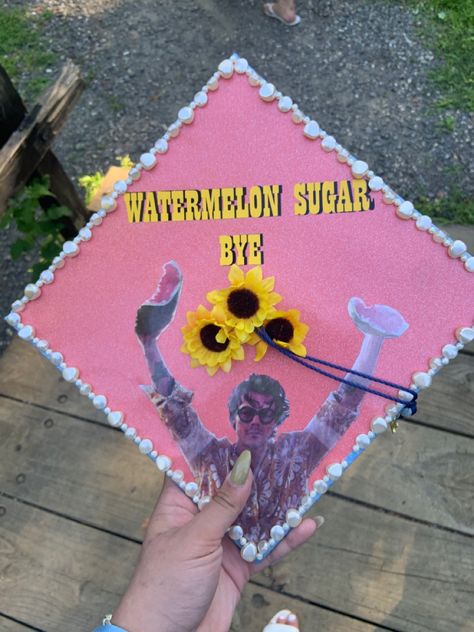 Graduation Cap Harry Styles, Grad Cap Ideas Harry Styles, Harry Styles Graduation Cap Ideas, Unique Grad Caps, Graduation Cap Designs Harry Styles, One Direction Graduation Cap, Best Friend Graduation Caps, History Graduation Cap, Cosmetology Graduation Cap