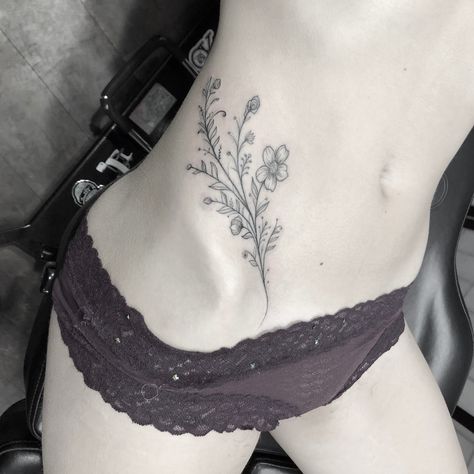 Floral Hip Tattoo - Spontaneous Decision made at Tribal Rites in Boulder CO #FloralTattoos #hiptattoos #boulder #tribalrites #tattoo #tattooidea #flowertattoo Hip Bone Flower Tattoo, Waist Floral Tattoo, Over The Hip Tattoo, Top Of Hip Tattoo, Hip Wrap Tattoo, Symmetrical Hip Bone Tattoos, Hip Surgery Tattoos, Flower Side Tattoos Women Ribs, Stomach Hip Tattoo