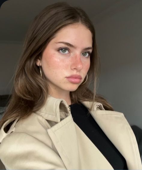 Lucia Ferrato, Angel Baby Art, Soft Makeup Looks, Soft Makeup, Girls Characters, Spring Wardrobe, Body Mods, Sweet Girls, Face Claims