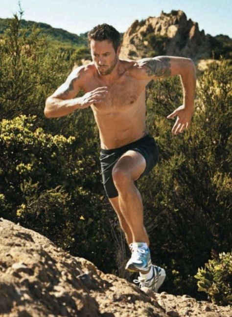 Malia Jones, Steve Mcgarrett, Scott Caan, Eric Northman, Alex O Loughlin, Men’s Fitness, Hawaii Five O, Popular Tv Series, Celebrity Workout