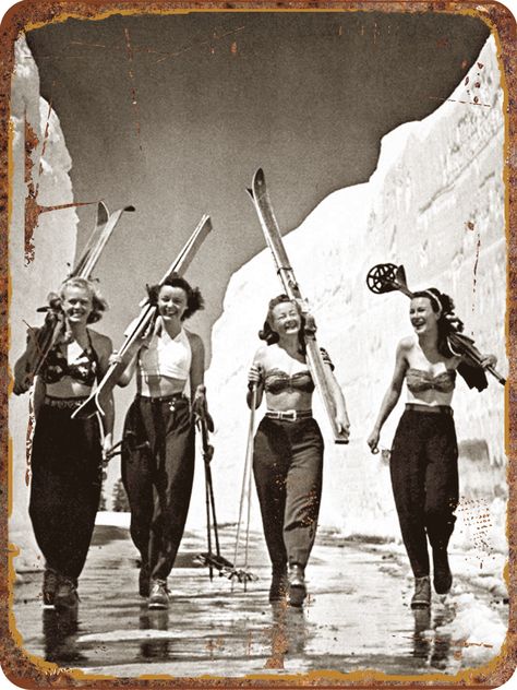 A Brand Built Around a Beloved Vintage Ski Photo - Mountain Living Vintage Ski Photos, Ski Girls, Skiing Art, Skiing Aesthetic, Ski Vintage, Vintage Ski Posters, Ski Bunnies, Ski Bums, Retro Ski